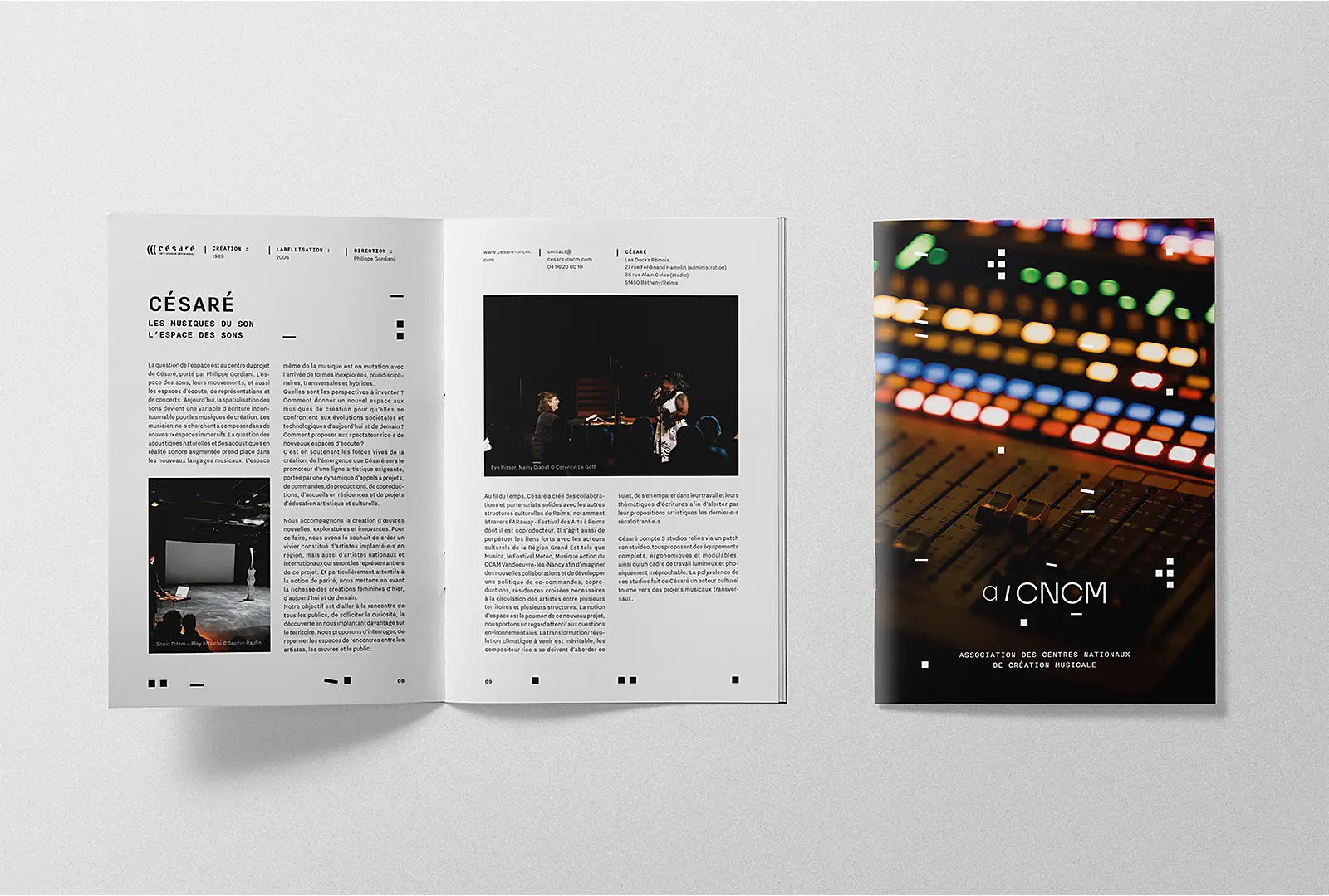 Couverture et double page de la brochure reprenant les codes graphiques de l'association, notamment les motifs géométriques utilisés en habillage.